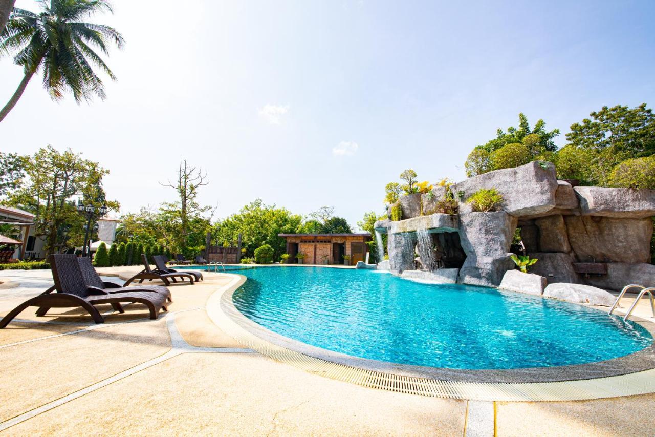 Rnana Grand Hotel Phang Nga Ngoại thất bức ảnh