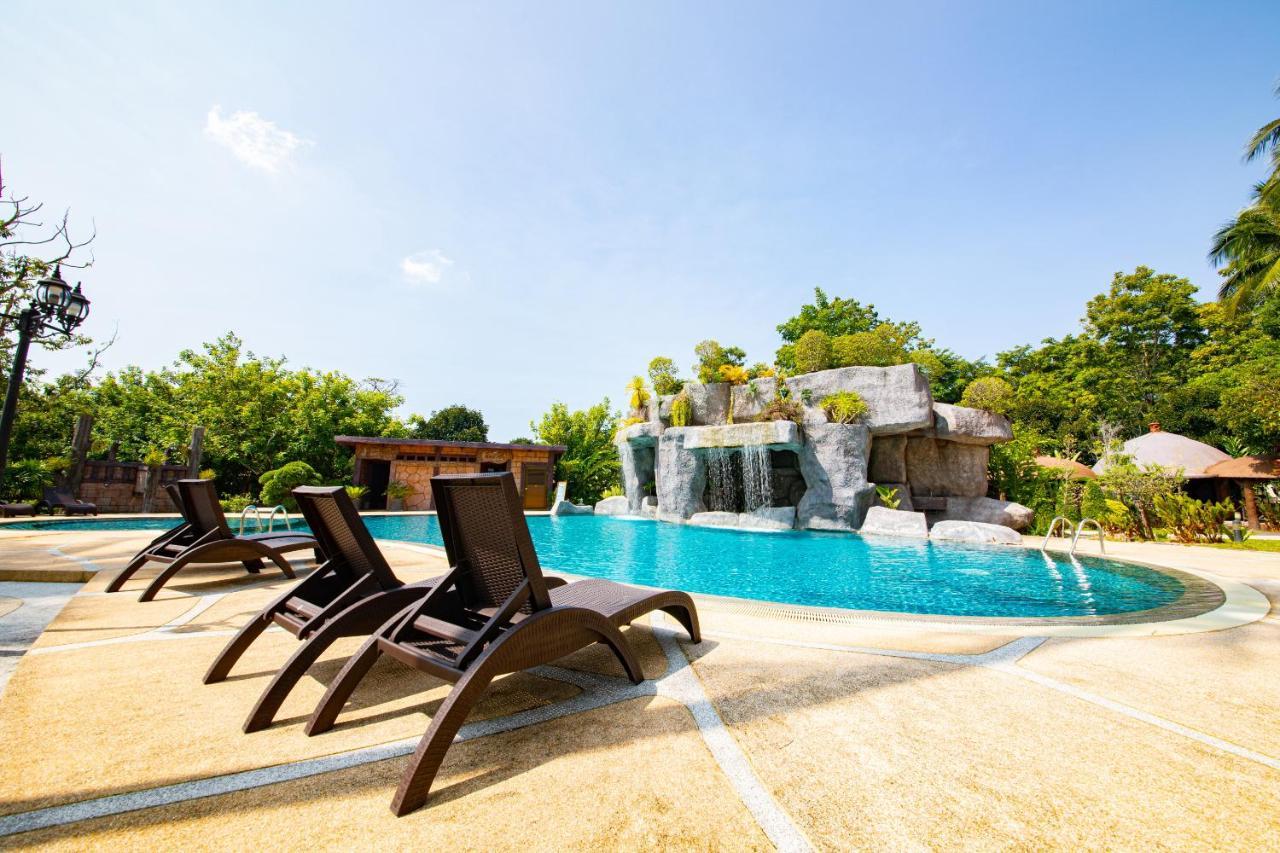 Rnana Grand Hotel Phang Nga Ngoại thất bức ảnh