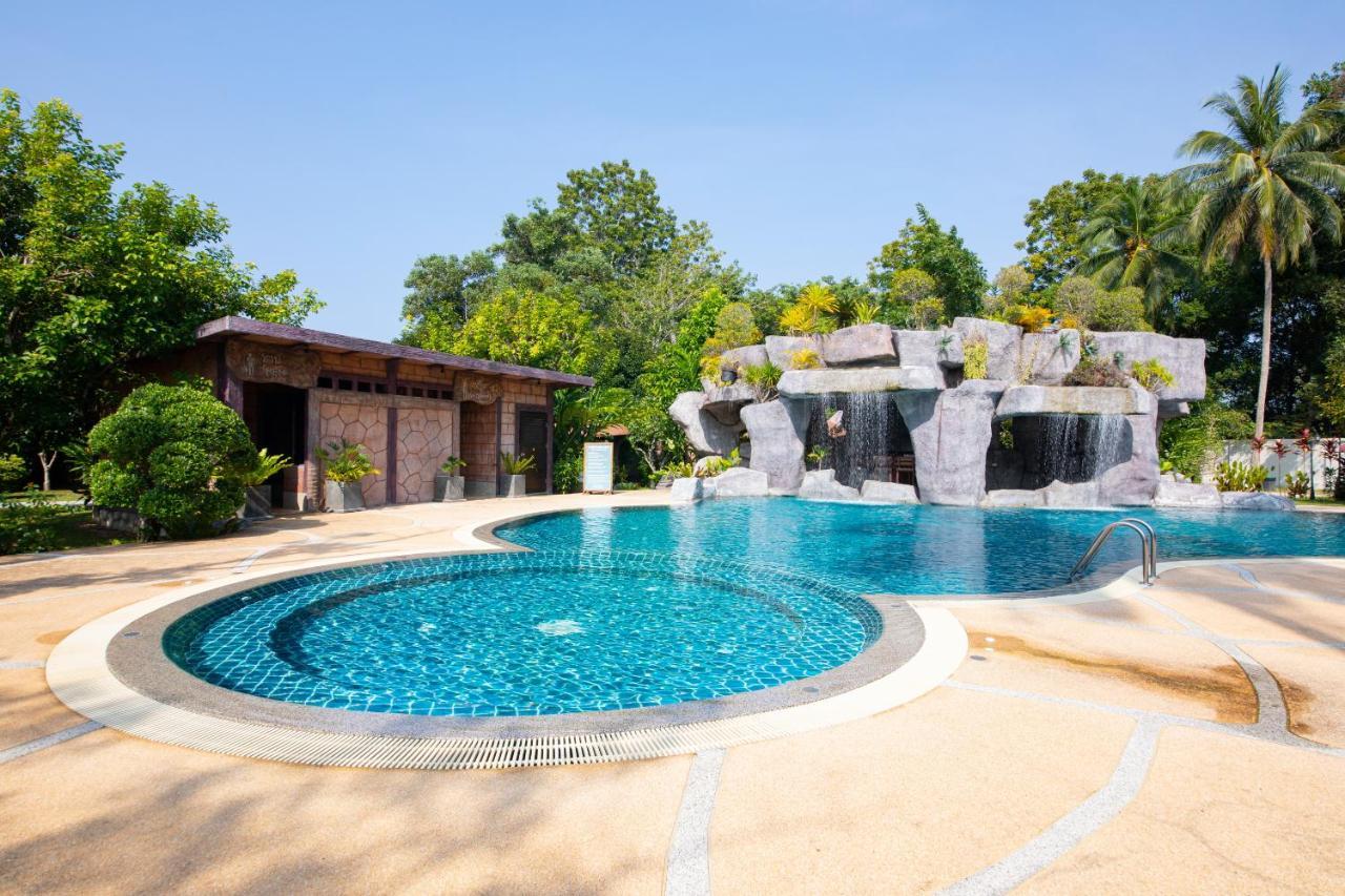 Rnana Grand Hotel Phang Nga Ngoại thất bức ảnh