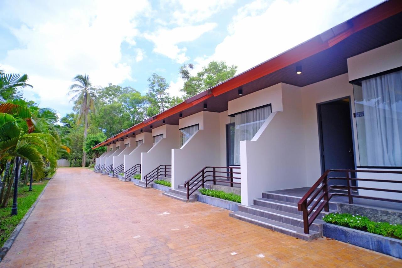 Rnana Grand Hotel Phang Nga Ngoại thất bức ảnh