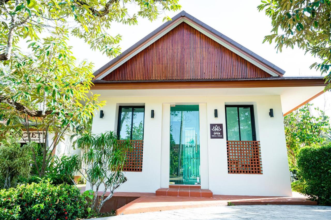 Rnana Grand Hotel Phang Nga Ngoại thất bức ảnh